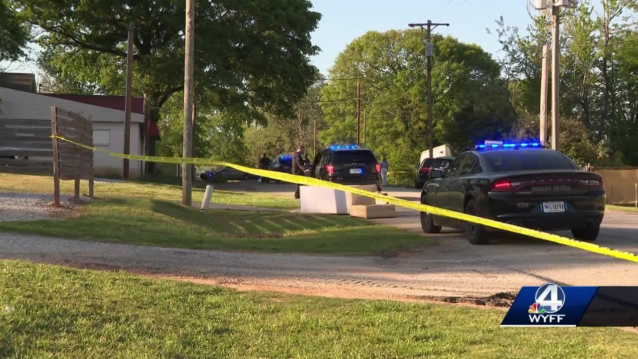 1 hurt in Greenville County shooting, deputies say - YouTube