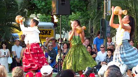 Hula show on Kuhio Beach with props - Young adult girls group (May 2016)