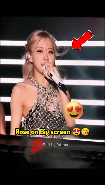 Rosé on big screen 😍😳 #blackpink #rosé #editbyfatima #shorts