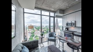 Stunning west views boutique condo located in the heart of king &
entertainment district fantastic layout great for investment or first
time buyer moder...