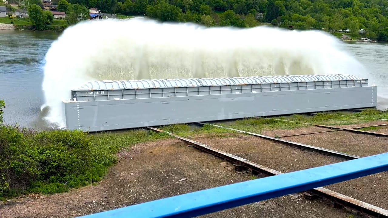 Barge Launch - Heartland Fabrication - May, 9 2025