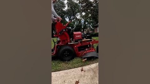 Working with the Toro Grandstand 36 #lawnmaintenance