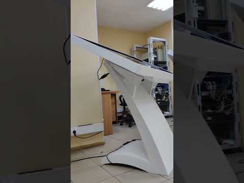 Информационный терминал 43", бейне 1