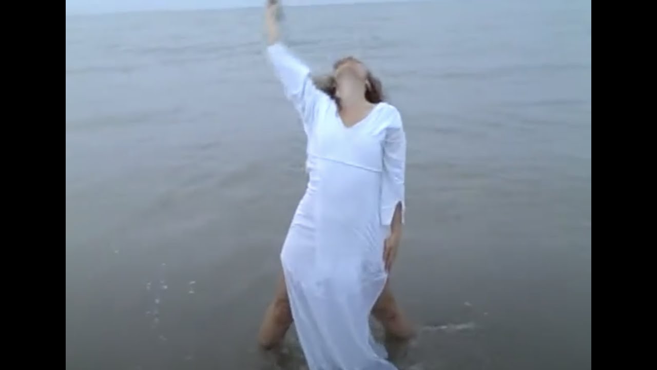 Tonton Ocean Sword Dance di YouTube