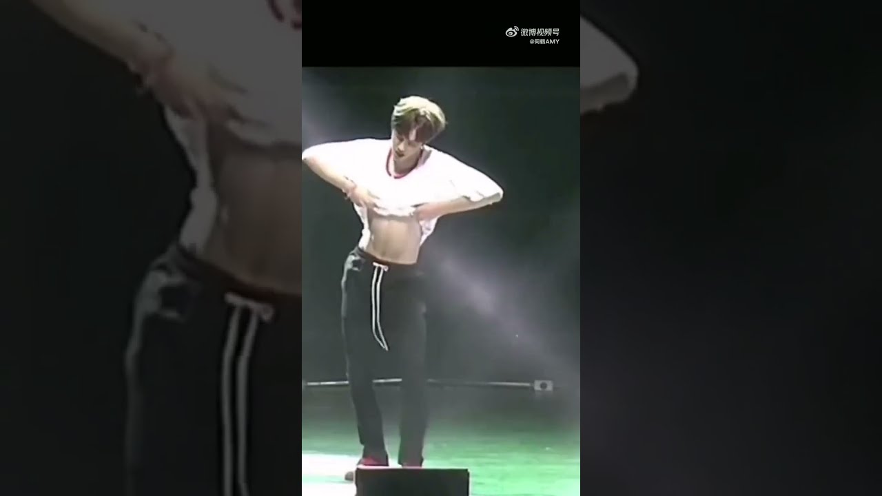 Wang Yibo showing off his abs WITHOUT hesitation 😌🔥 - YouTube