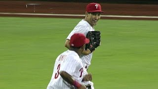 ARI@PHI: Byrd, Sizemore laugh off clean catch in 5th
