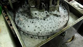 Тестируем моющие средства для очистки деталей двигателя в моечных машинах Гейзер