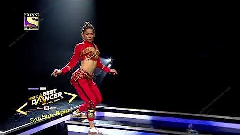 vartika jha and soumya crazy moves 😘😍❤ Indias Best Dancer 2