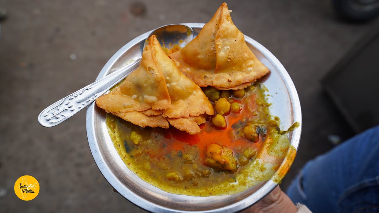 Famous Amritsar No. 1 RamJi Samose Wala Rs. 5/- Only l Amritsar Street Food | INDIA EAT MANIA