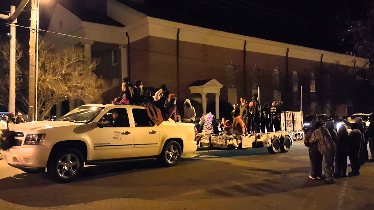(20151203) Brookhaven Christmas Parade [4/5] YouTube