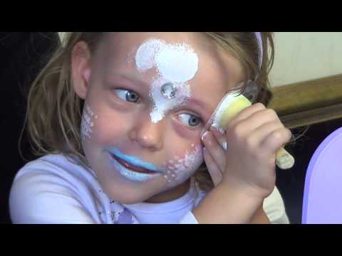 4-year-old-sophie-immitates-mum-at-face-painting