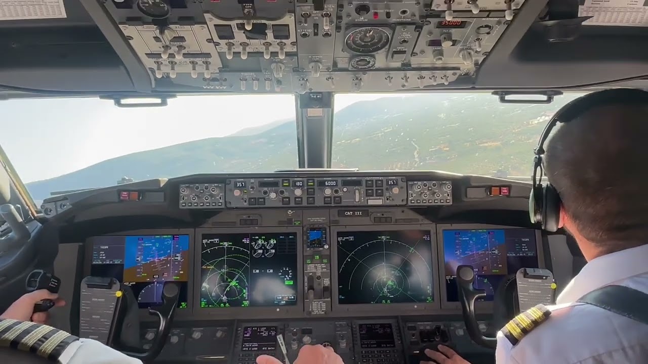 Boeing 737 - Final Approach to Runway 09 at Samos Airport