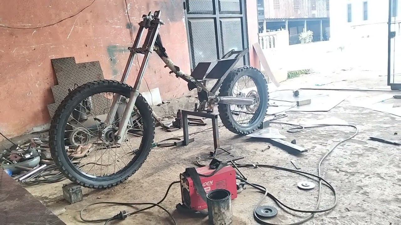 Начальный этап изготовления рамы для рисовой кабины