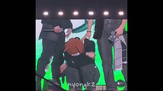 Stray Kids crying so hard at the concert 😭