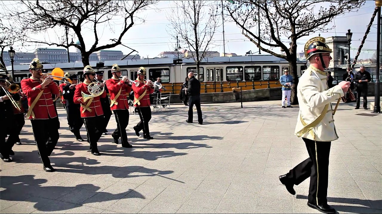 FLASHMOB | tűzoltózenekar | Váci utca | Budapest