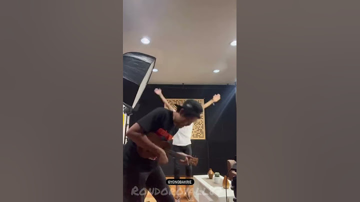 Nopek Novian & Yono Bakrie Nyanyi