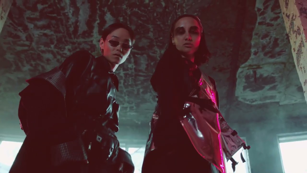 Benjamin Stahl - Hell Hounds (Official Music Video) auf YouTube ansehen Benjamin Stahl - Hell Hounds (Official Music Video) auf YouTube ansehen