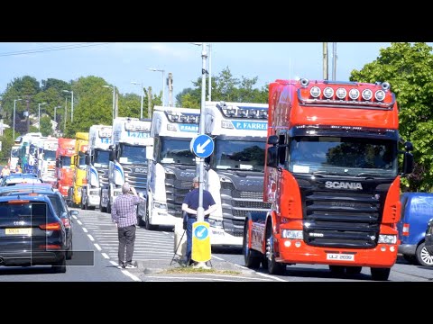 Lorry men turn out in the 100’s for  ‘KEEP ER LIT FOR PIPS.’