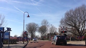 Spoorwegovergang Daarlerveen // Dutch railroad crossing