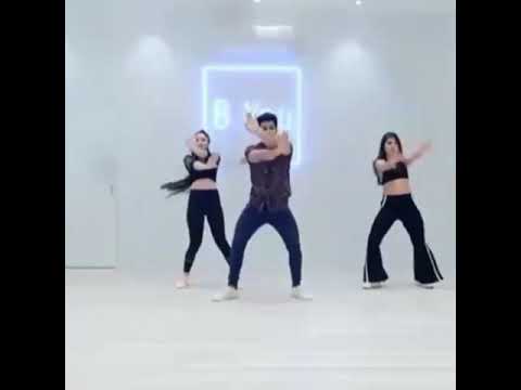 كرمله سكسي ليدي الوصف