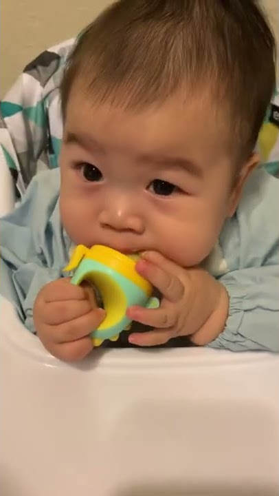 Solid Food Idea | 6 Month Old Baby is Eating Avocado For The First Time