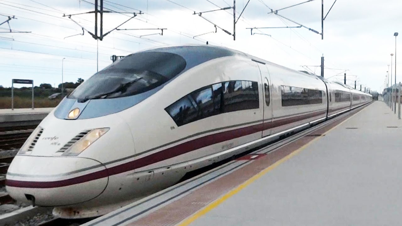 Trenes en Figueres Vilafant - RENFE SNCF - AVE 103 TGV - 2013