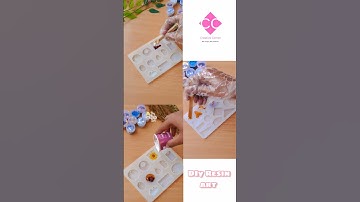 🤍DIY Resin Keychains || #diy #craft #shorts #youtubeshorts #resin #resinart