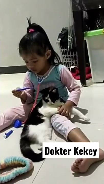 Pasrah Banget Mpussnya di periksa sama dokter kekey #kucing #dokter #dokterhewan #kids #kidsvideo