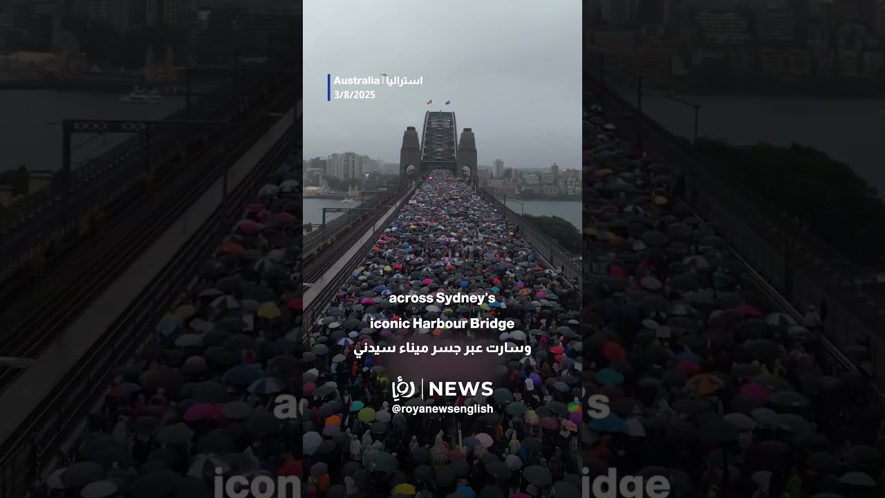 Tens Of Thousands March Across Sydney Harbour Bridge For Gaza
