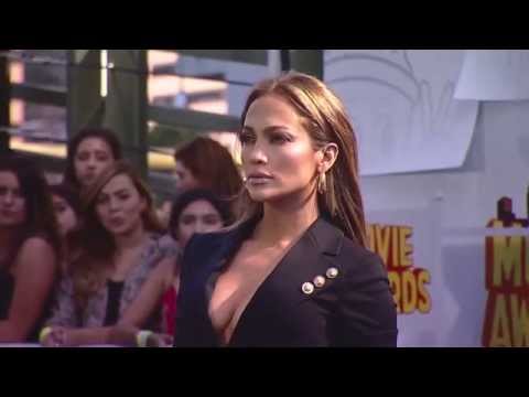 Fashion Trends: Jennifer Lopez At The 2015 MTV Movie Awards