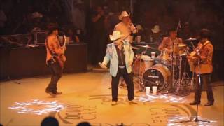 Video thumbnail of "Los Traileros del Norte / La Tabla del Uno ( Video Oficial )"