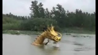 Bí ẩn huyền bí về cái ao không ai có thể lặn tới đáy