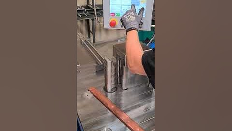 Quick programming of busbars directly at the machine with using the busbar shape library