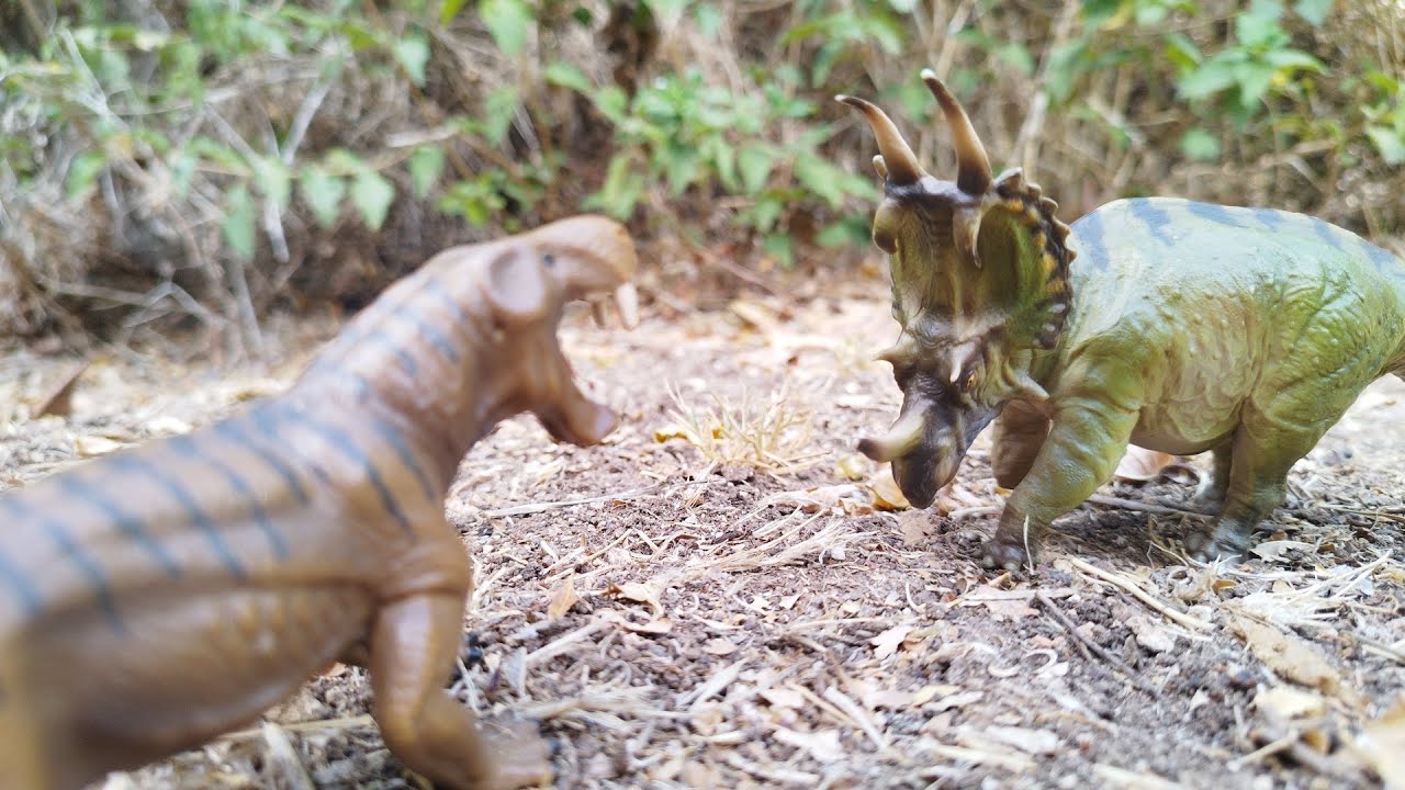 Life Of The Spinops 2: Gorgonopid Attack