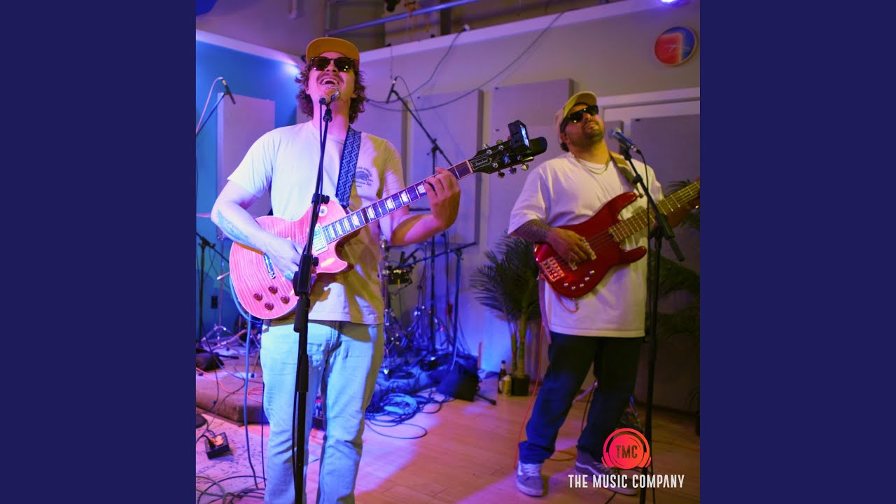 Guarda Wars (Live in Studio) su YouTube Guarda Wars (Live in Studio) su YouTube