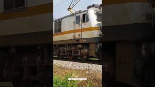Kjm Wap7 Parallel Running With 17307 Basava Express
