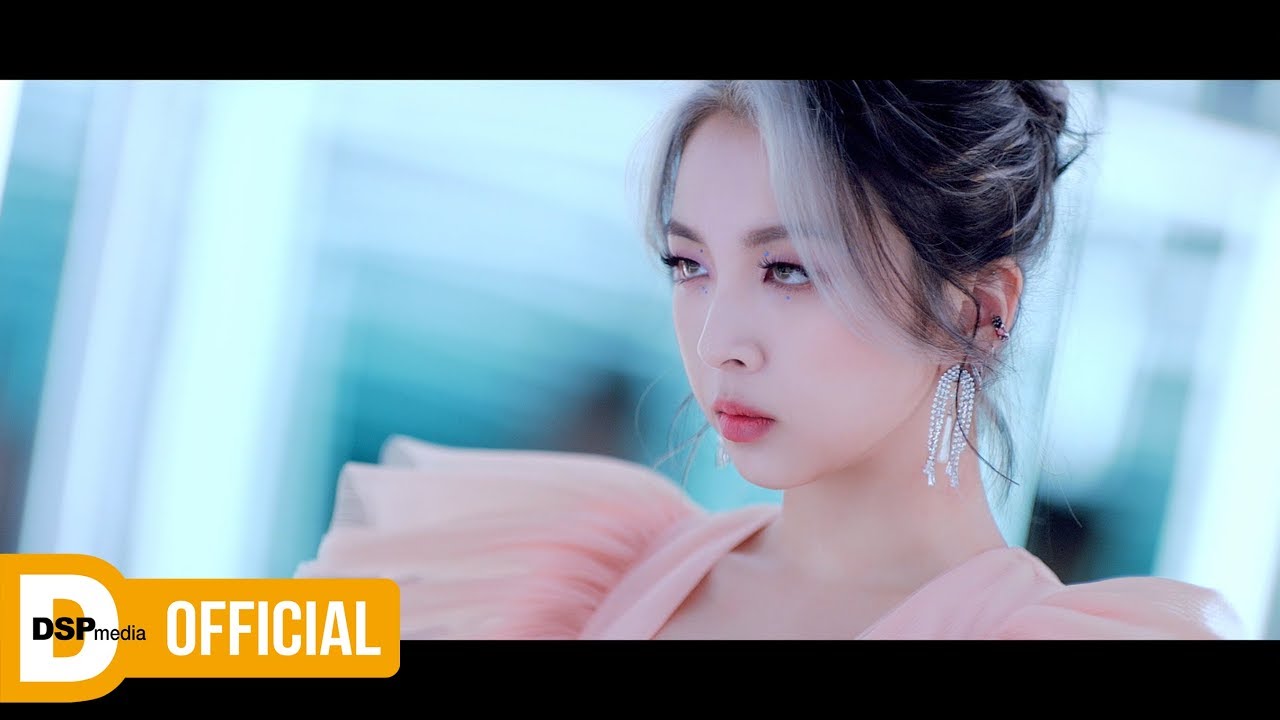 Image result for KARD's Jiwoo is gorgeous in pink in 'Red Moon' teaser video