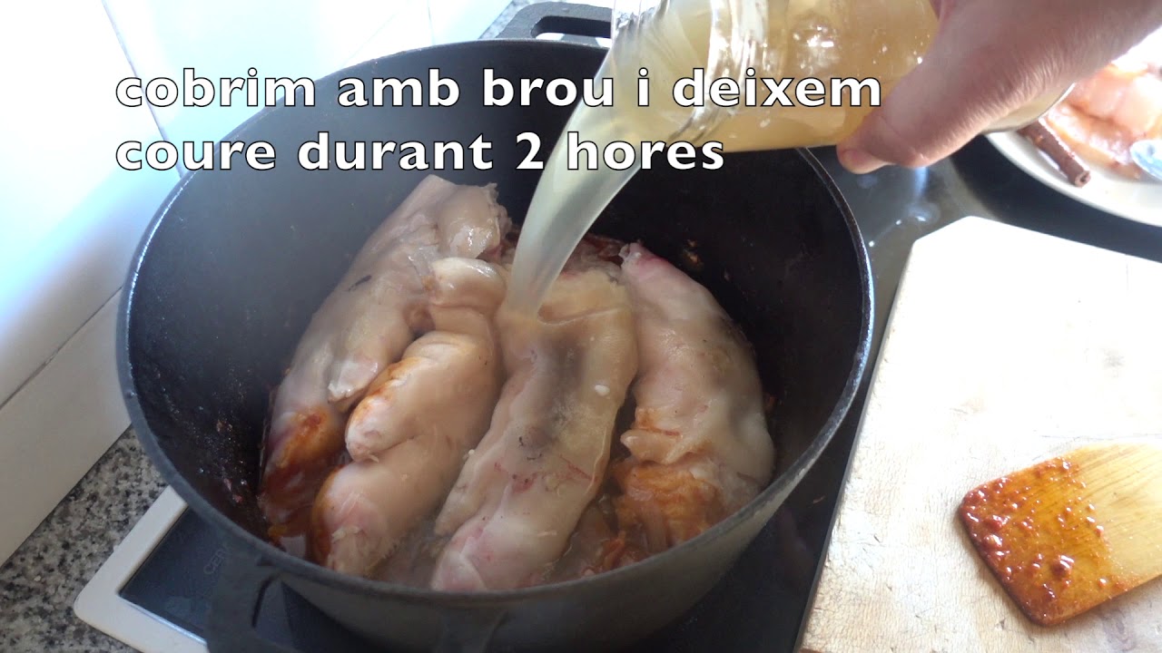 PEUS DE PORC AMB CEPS. RECEPTA