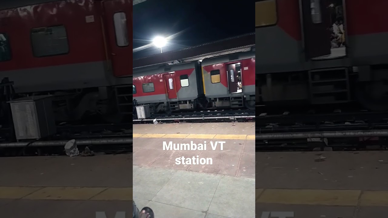 Mumbai love, 😘🤗 kis kisko pasand hai Mumbai VT station