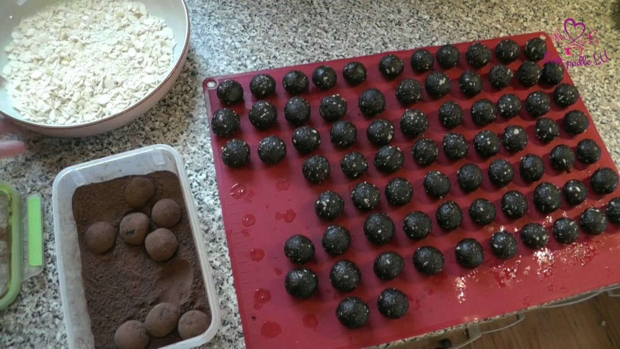 Recept: Nepečené zdravé ořechovo-kakaovo-datlové kuličky