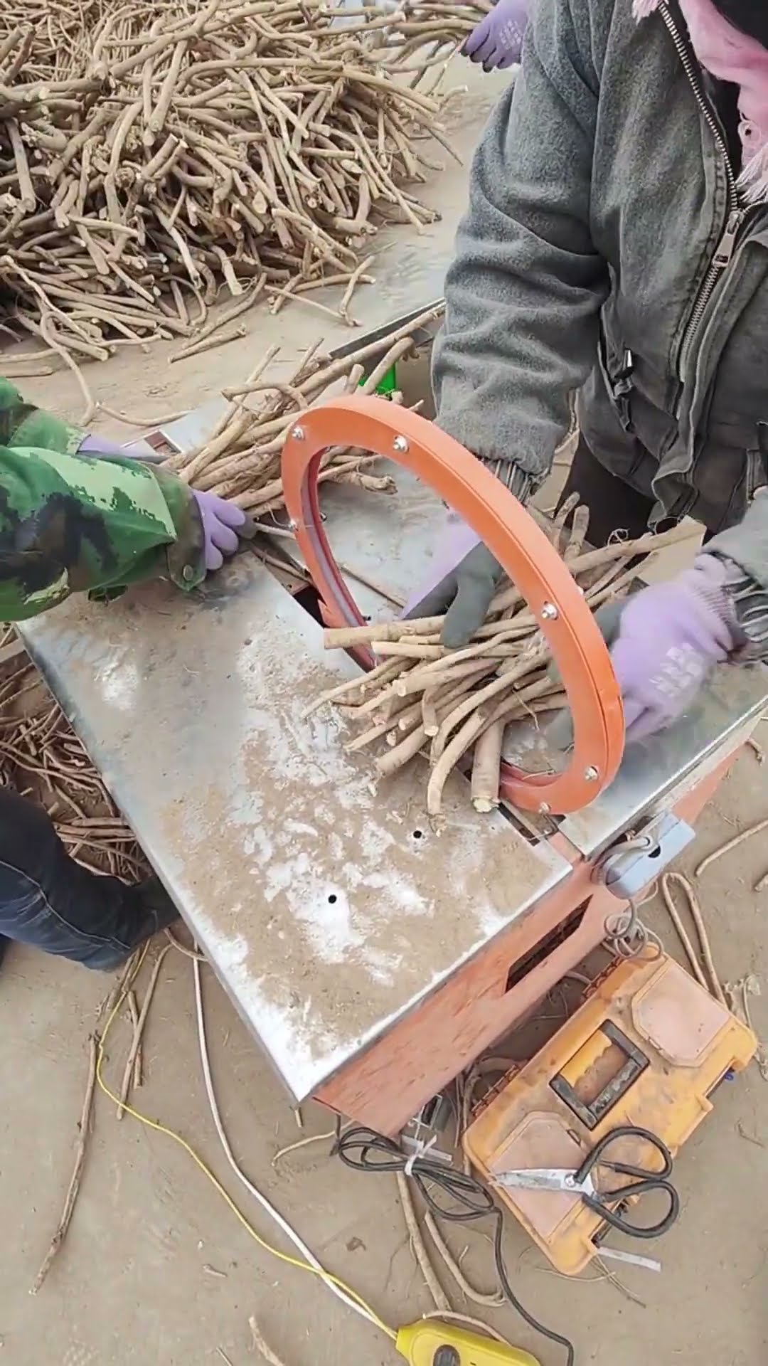 The process of packing herbs- Good tools and machinery make work easy
