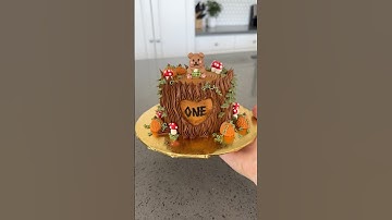 One of my favorite woodland cake designs ever! 🐻🍄✨ #cake #woodland #shorts