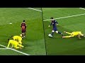 Lionel Messi Insane Dribbling Skills of 2017/18 Season - Messiah Skills Movie