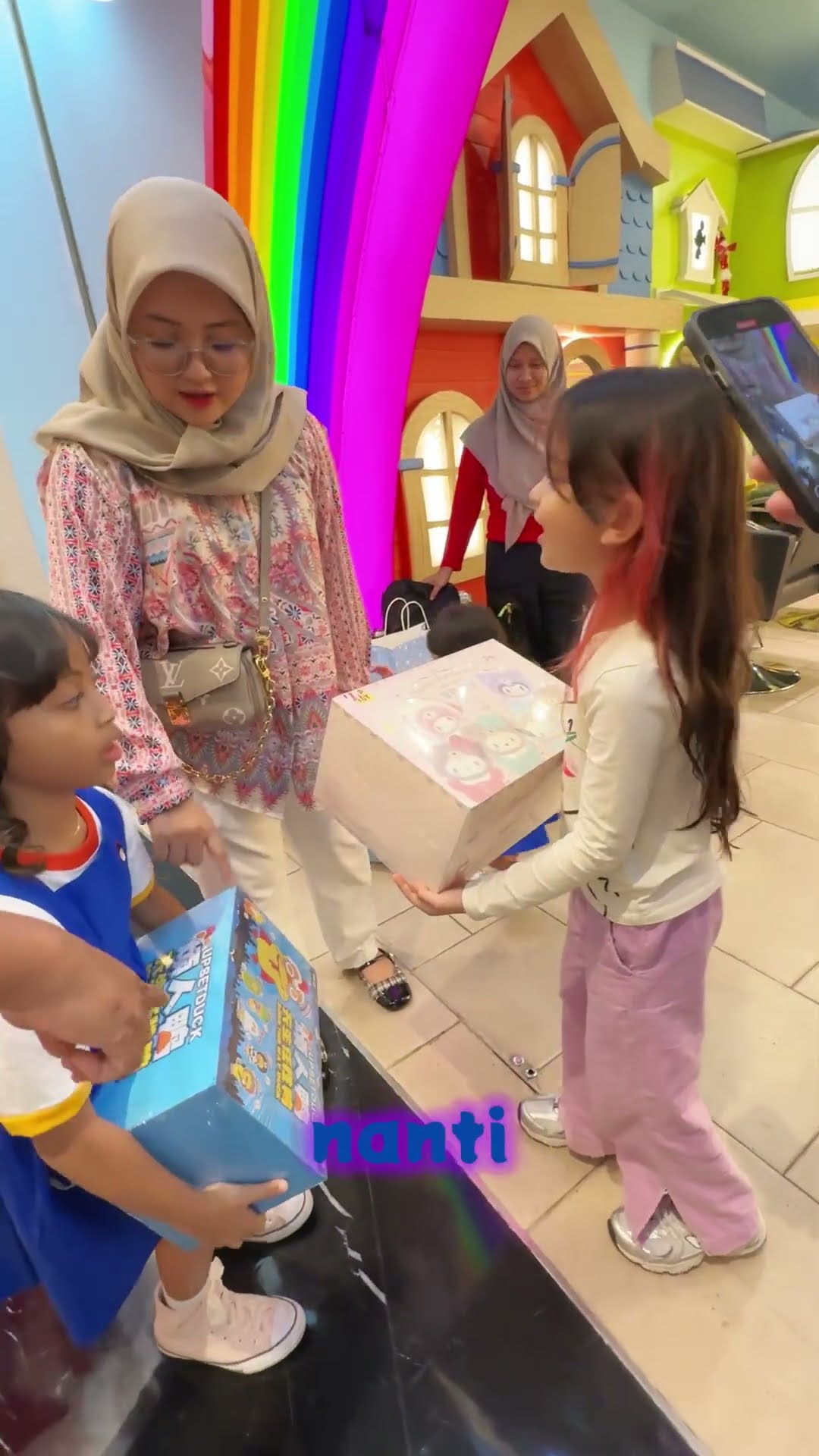 LEIKA KASIH KADO BANYAK KE MAZAYA, MAZAYA SAMPAI KAGET ?? #shorts #leika