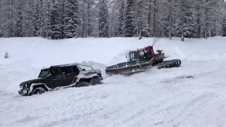 Mercedes Gelandewagen G63 6x6 vs  tractor