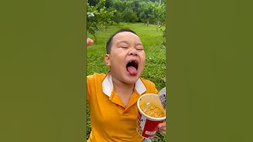 Ý TƯỞNG tuyệt vời.Đơn giản vàbạn cũng có thể sử dụng nó #camping#survival#lifehacks#noodles😁