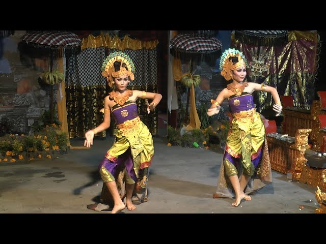 09 Tari Merak Angelo, (Peacock dance), Rini u0026 Rina, Muncak Sari, Bali class=