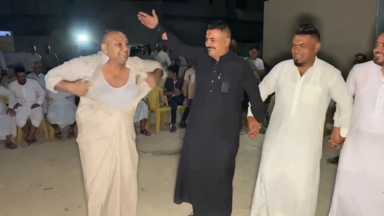 يعني تفضل استاذ لازم انته وياي🤔المشكلة الشورت احمر😅 لا برشلوني ولا ريال  راحت بيها الدشداشة❤️‍🔥