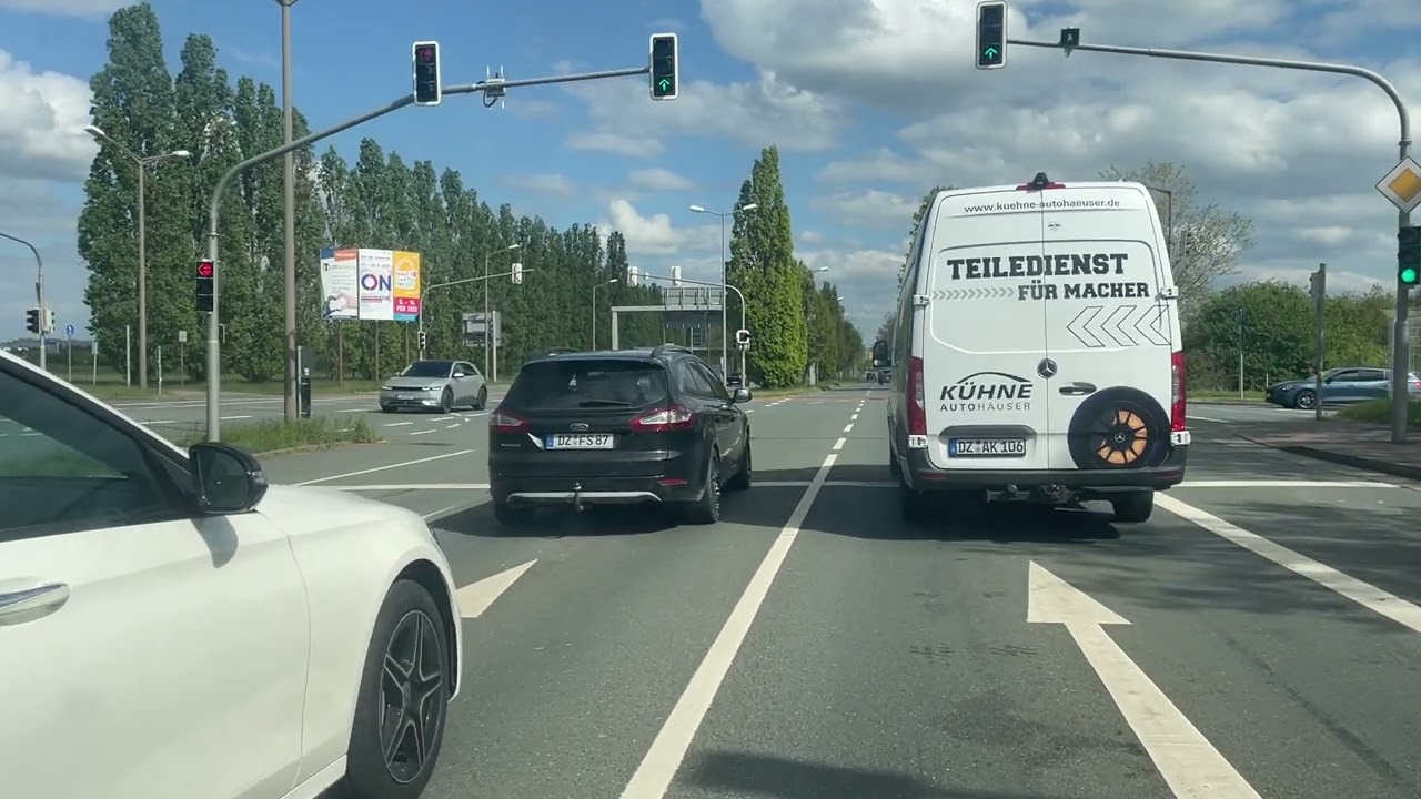 Linie 84 vom Sbf - Messe zur Mockau Post über BMW Werk