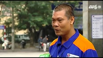 VTC14_Hà Nội: Người mua tự bơm khi đổ xăng